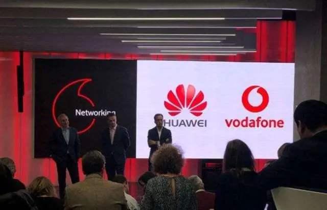 报应来了！为”讨好”美国拒绝华为，倒贴14亿解除合同