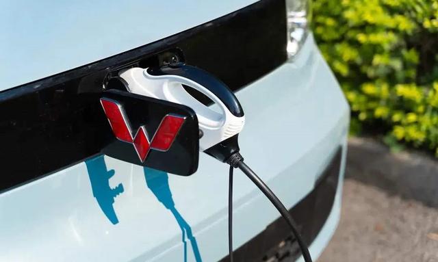 五菱推纯电动，售价不到3万，每分钟卖出1.2台，自称人民的代步车