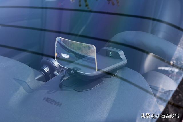 小米众筹车载HUD，开车就像开飞机般酸爽，499元的价格值得买吗？
