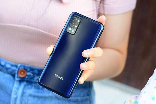 荣耀Play4 Pro：麒麟990+5G+40W快充，却因“不起眼”功能而火