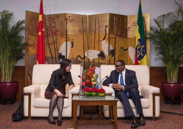 华为董事长不是任正非吗？为何她屡次出手挽救华为，她是谁