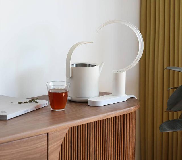 “饮水机”的终结者，399元的新月上水器青春版，一触动就出水