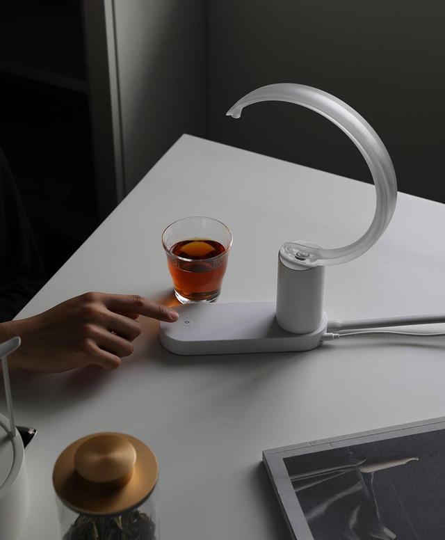 “饮水机”的终结者，399元的新月上水器青春版，一触动就出水