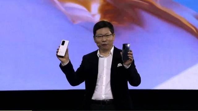 都是华为旗舰机，这两款手机的差别怎么就这么大？