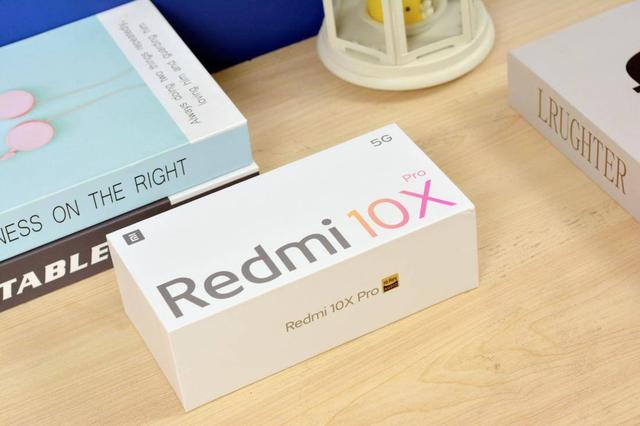 小米最强中端机今日开售，价格与性能同时兼顾，友商怎么看？