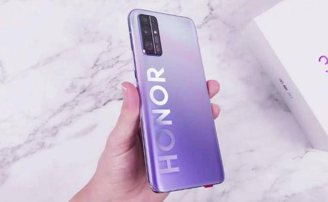 华为苹果齐发力，这三款机型的实用性足够使用四年时长