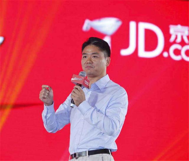 刘强东有多能“忍”，明明手里有3张王牌，却一直“默不作声”