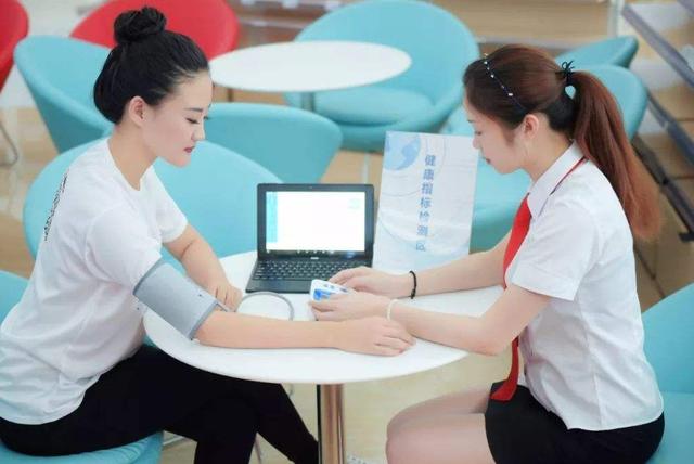 马云早已暗示！未来50%工作将消失，这4大职业却会成为“香饽饽”