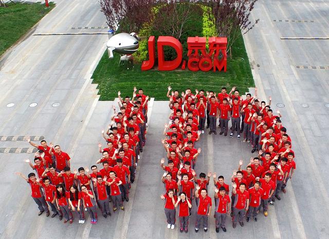 京东001号员工，曾跟随刘强东啃馒头、摆地摊，如今却成了这样