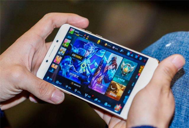 手机信号栏突然冒出“HD”，其实是“扣费功能”？后悔现在才明白