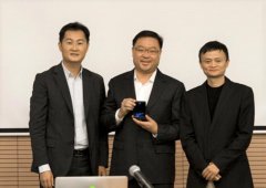 比贾跃亭还要胆大！用2万元赚来400亿，曾经的年轻首富变“罪人”