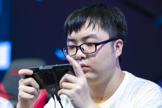 简单分析游戏手机相比普通旗舰手机的优劣势