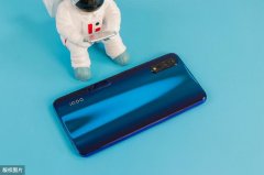 简单对比荣耀x10和iqooz1，看看谁是今年最好的中端手机之一