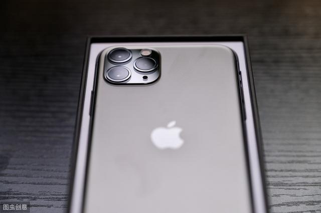 对于一部旗舰手机，处理器，防水，拍照和快充和屏幕哪个重要？