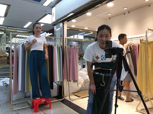 广州郊区“电商村”转向“直播村”的突围之路