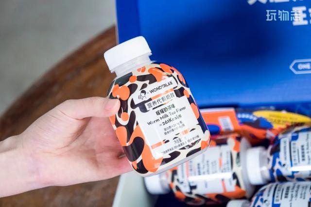 喜茶断货联名来了！免排队、喝不胖、可代餐的「奶茶」谁不爱？