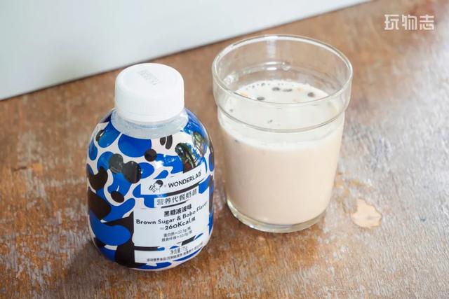 喜茶断货联名来了！免排队、喝不胖、可代餐的「奶茶」谁不爱？