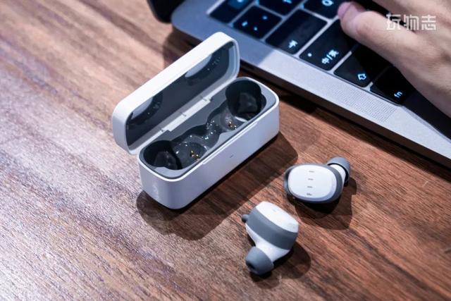 挑战 AirPods！升级版 HiFi 音质的它，百元级就有颅内高潮