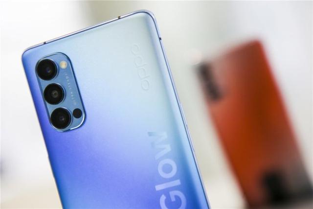 OPPO 的第四家超级旗舰店开业了，刚好遇上了 Reno4 的首销