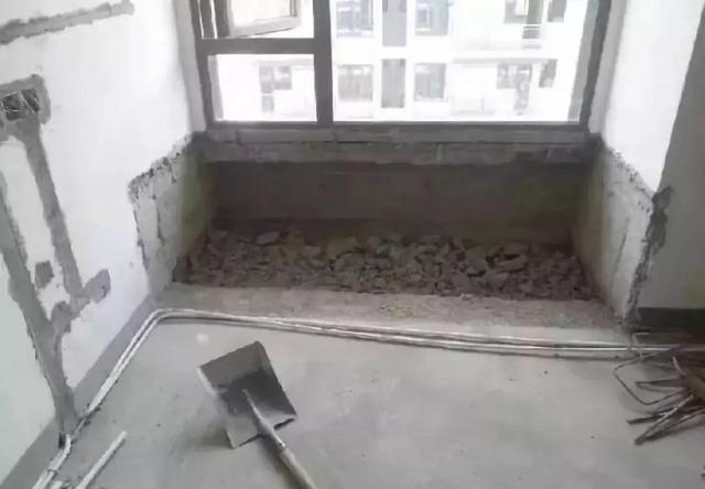 如何设计高颜值的飘窗？2个前提3个要点，喝茶听雨悠闲自在