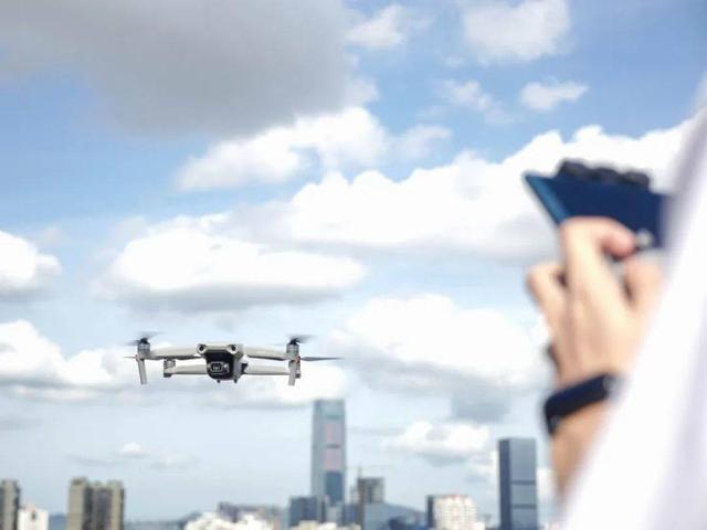 大疆 Mavic Air 2：真枯燥，又是一款“最佳无人机”