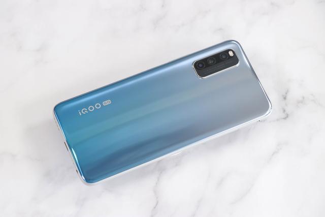 iQOO中端新机Z1x曝光：确认120Hz刷新率，将性价比进行到底？