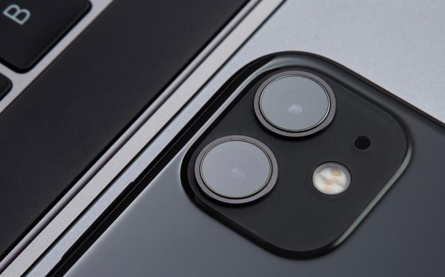 大降4500元，库克彻底妥协了，网友：不买iPhone11了