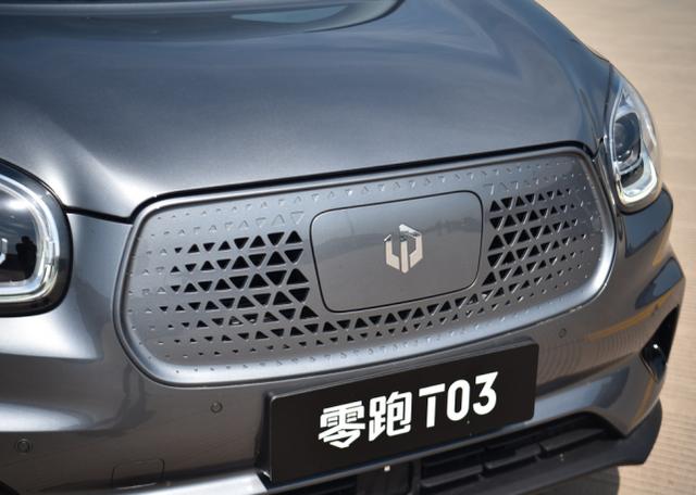 微型车再添“新将”，全新零跑T03登场，配双液晶大屏，6.58万起
