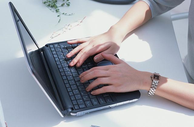 小时候上电脑课,为什么要穿鞋套?暴露你年龄的时候到了