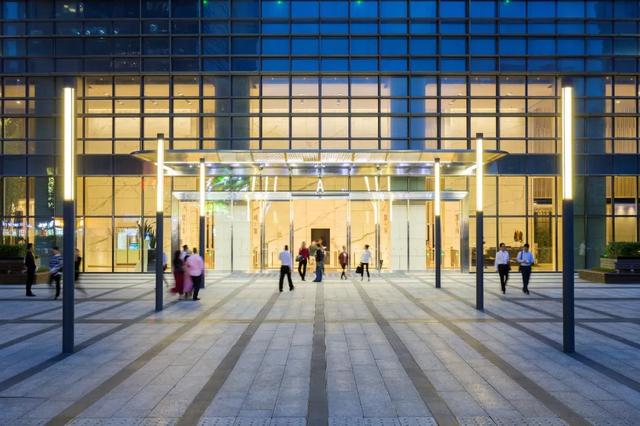 高300米，深圳南山区地标性摩天楼——中洲控股金融中心