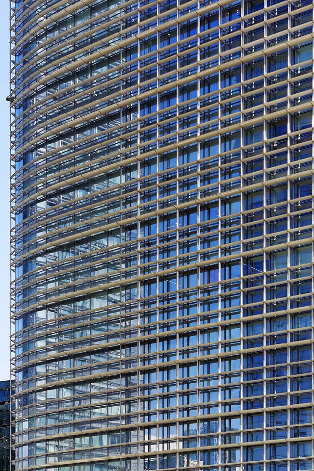 高300米，深圳南山区地标性摩天楼——中洲控股金融中心