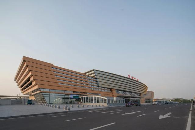 鲁南高铁日照至曲阜段，7大站房最新实景美图来了