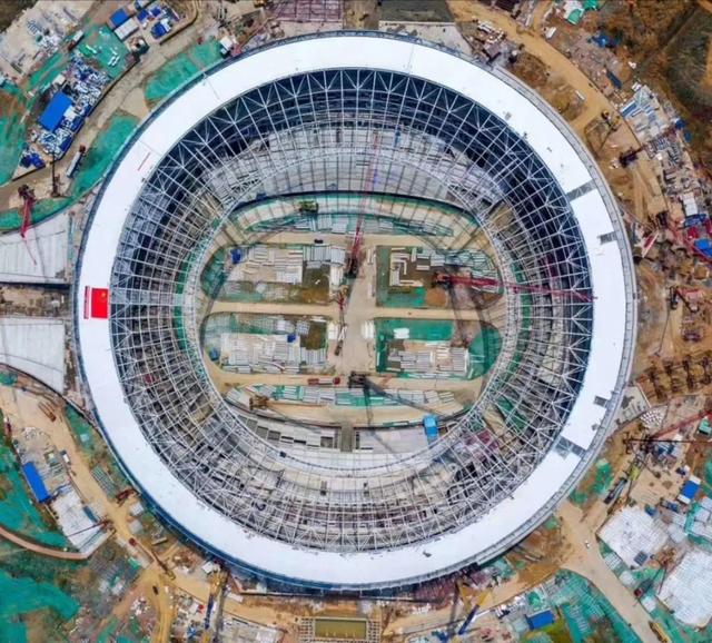 成都大运主场进入内装阶段，建筑形如“飞碟”