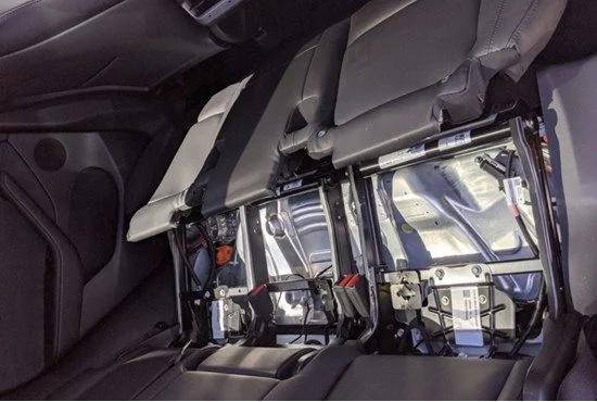 特斯拉Model Y被曝存“重大缺陷”，安全带松动、后座椅未固定