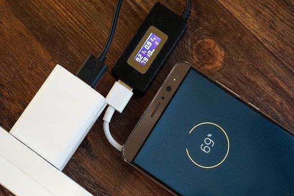 华为手机里最危险的设置，学会这一招，手机还能再战三年