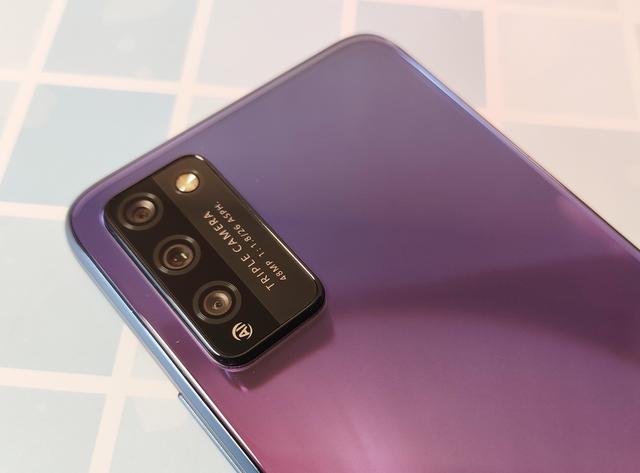 颜值实力样样都有！荣耀30青春版首发评测：5G时代的最强千元机