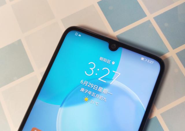 颜值实力样样都有！荣耀30青春版首发评测：5G时代的最强千元机