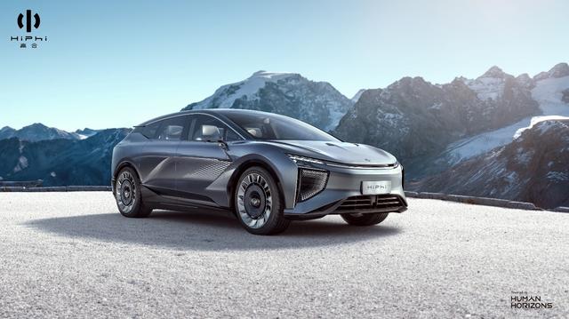 AI时代，字节跳动让抖音“上车”，这款车高合让微软“上头”