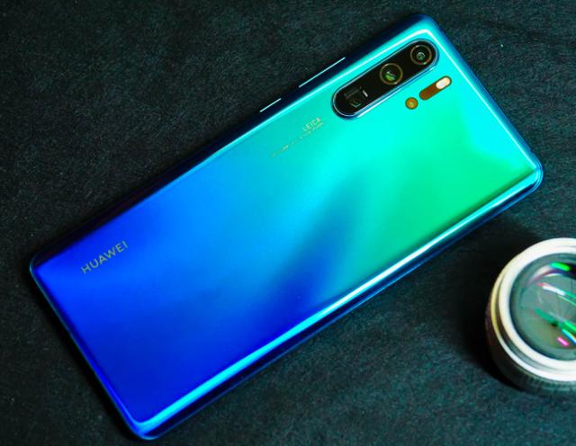 50倍变焦仅3488元，还有麒麟980+40W，网友：终于可以捡漏了