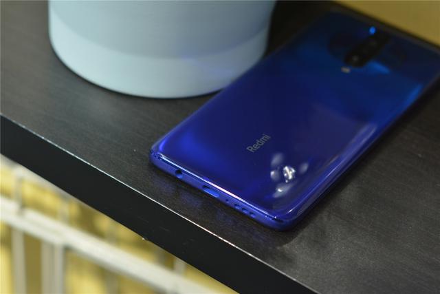 小米新一代4G手机：4500mAh+8GB+256GB，重回1999元