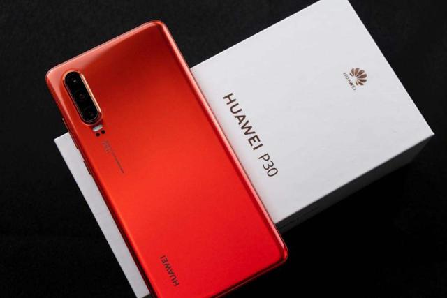 从4288跌至3288，从高端市场跌到中端市场，128GB+30倍变焦