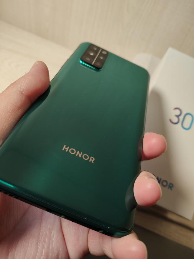 荣耀30S真机上手，憋了一肚子心里话，不吐不快！