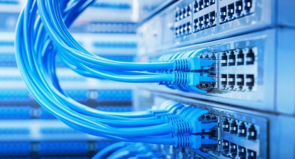 企业带宽100M带宽要7万，可以用家庭宽带代替吗？