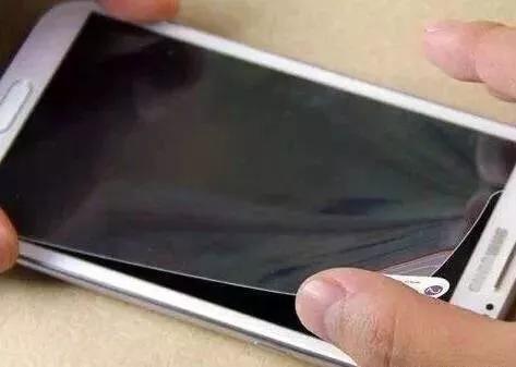 「手机技巧」手机突然黑屏怎么办?安排~