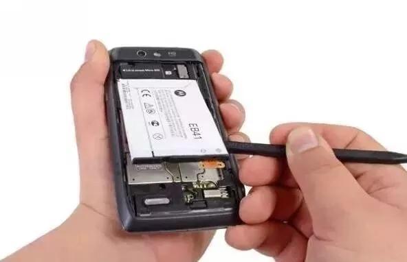 「手机技巧」手机突然黑屏怎么办?安排~