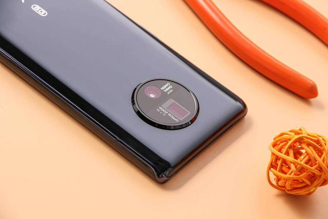 各家厂商标志性黑科技，OPPO闪充玩到极致，小米试图挑战华为拍照