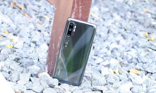 各家厂商标志性黑科技,OPPO闪充玩到极致,小米试图挑战华为拍照