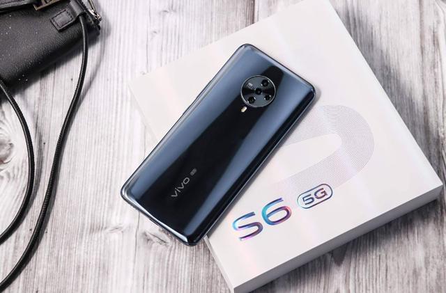 华为被无视！安兔兔公布4月安卓手机性能榜，网友：雷兔兔再见