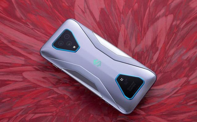 专业游戏手机品牌排名，黑鲨一骑绝尘，红魔和ROG不及它一半