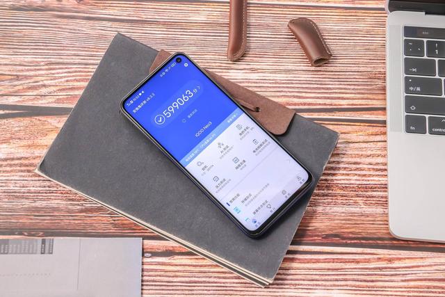 60FPS“吃鸡”是什么感觉？iQOO Neo3性能实测告诉你